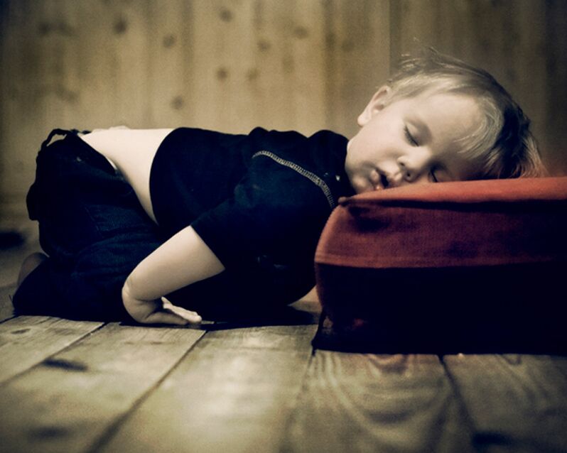 Grincer des dents pendant le sommeil est un signe d'infestation par les helminthes chez les enfants et les adultes.